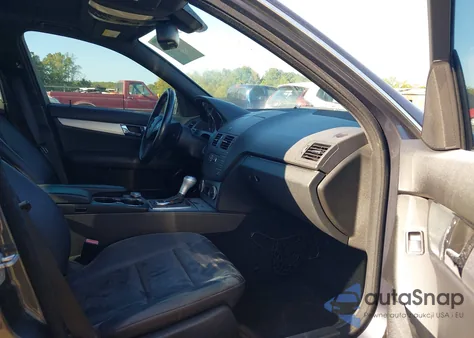 2010 Mercedes-Benz C 300 Luxury 4Matic/Sport 4Matic from USA, damaged, VIN WDDGF8BB0AF449838